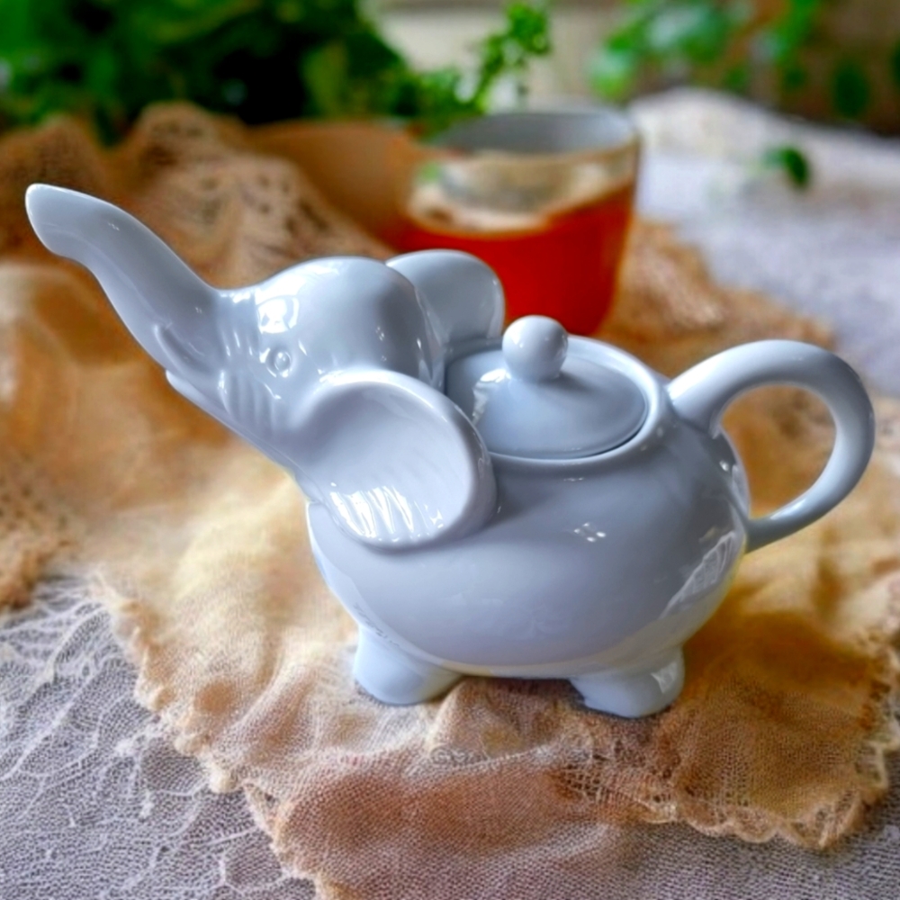 Abbott Fine China Home Collection Babar White Elephant Teapot Vintage